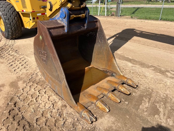 2017-komatsu-pc228us-lc-10-image-21