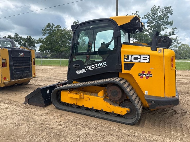2015-jcb-320t-eco-image-8