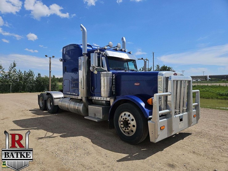 2009-peterbilt-388-image-4