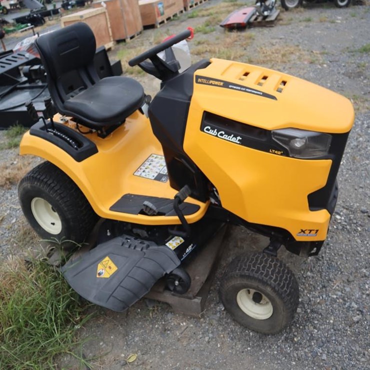 2020 Cub Cadet XT1 Riding Tractor
