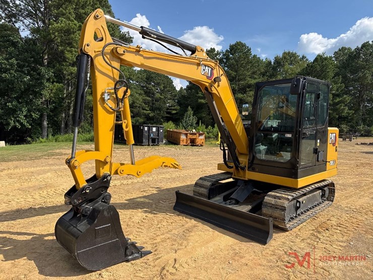 2025-caterpillar-305.5-image-3