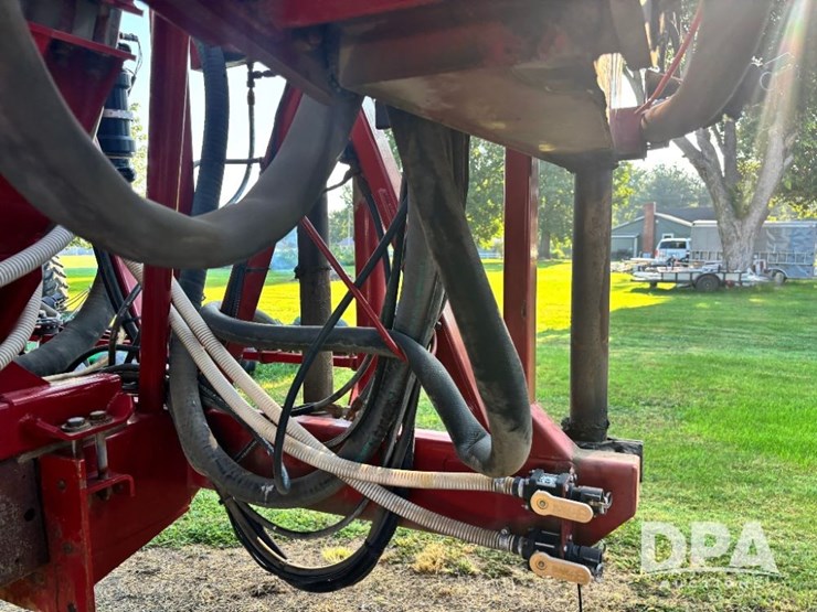 2014-case-ih-610-image-29