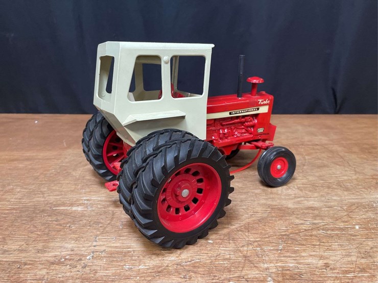 1/16-ih-1256-ertl-image-6