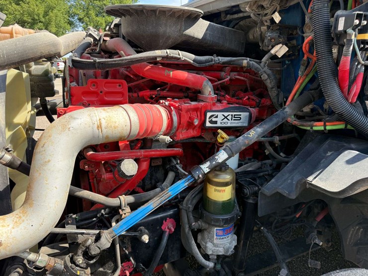 2020-ih-lt625-sleeper-semi,-435,369-miles-on-truck-(complete-overhaul-@-232,740-miles-with-paperwork-image-32