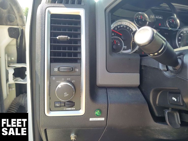 2014-ram-2500-slt-image-13