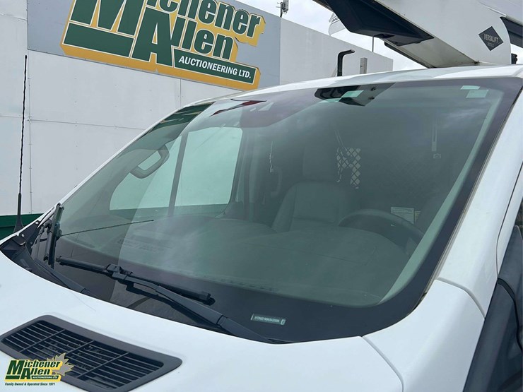 2019-ford-transit-image-2