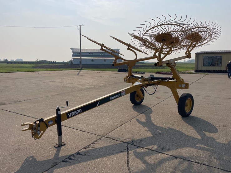 2023-vermeer-vr820-image-2