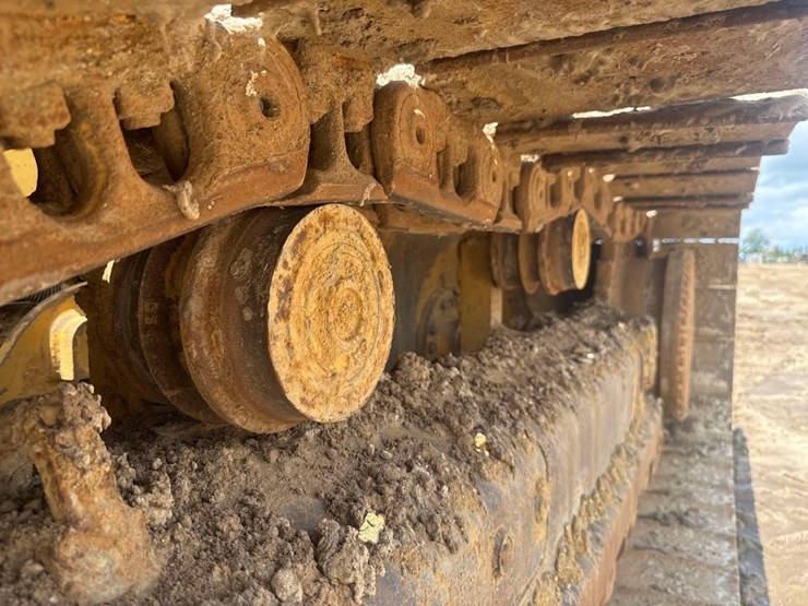 2016-caterpillar-d6k2-lgp-image-11