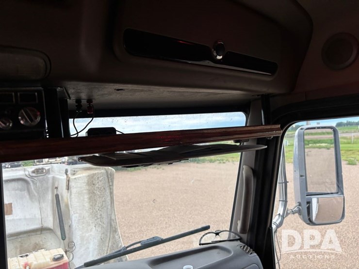 2012-peterbilt-386-image-68