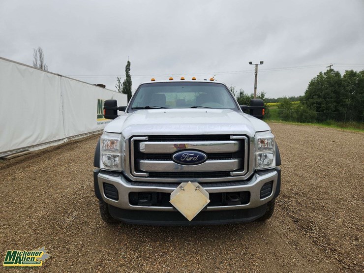 2016-ford-550-image-19
