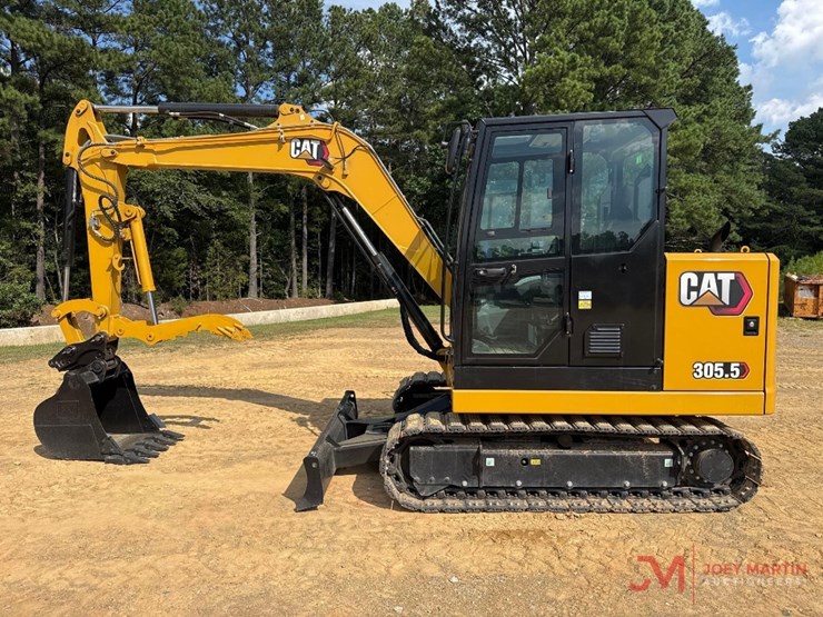 2025-caterpillar-305.5-image-2