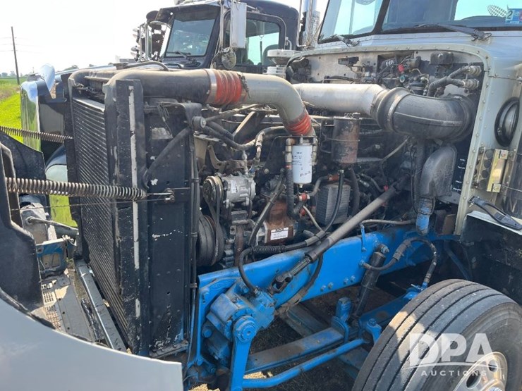 1993-peterbilt-377-image-83