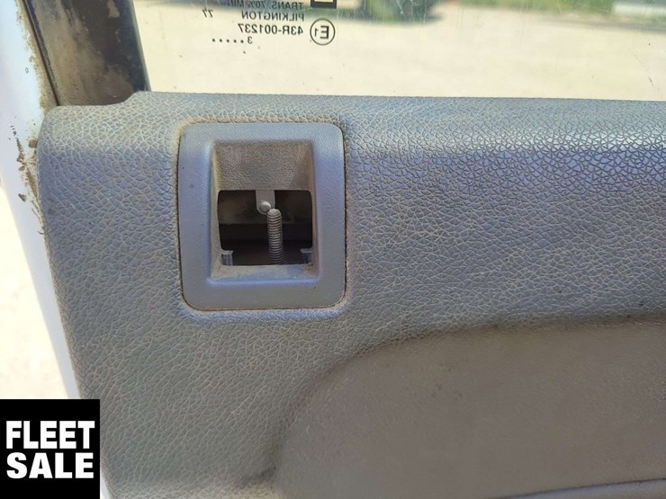 2014-chevrolet-silverado-3500hd-image-66