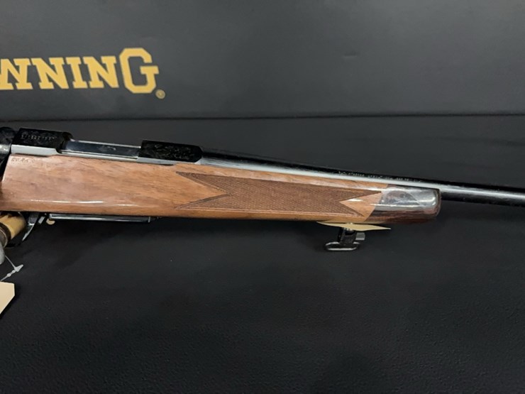 browning-a-bolt-medallion-rifle-image-4
