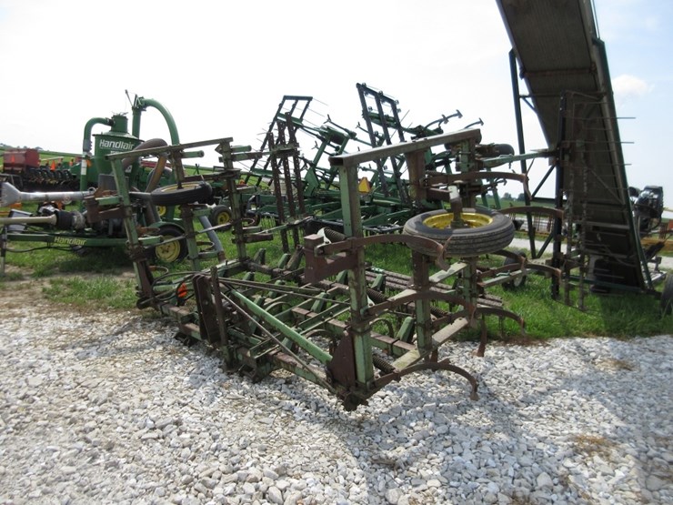 john-deere-1100-image-2