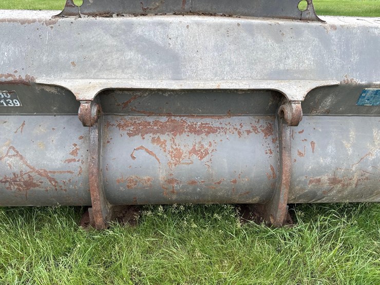 volvo-99"-payloader-bucket-image-4