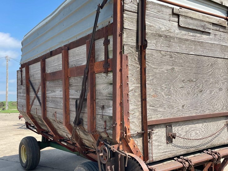 john-deere-1075-image-10