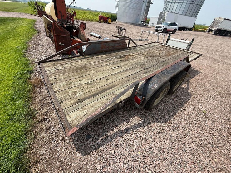 smaller-flatbed-trailer,-76”-x-16’-long,-tandem-axle,-toolbox-in-front,-215/60r15-tires,-*has-title-image-6
