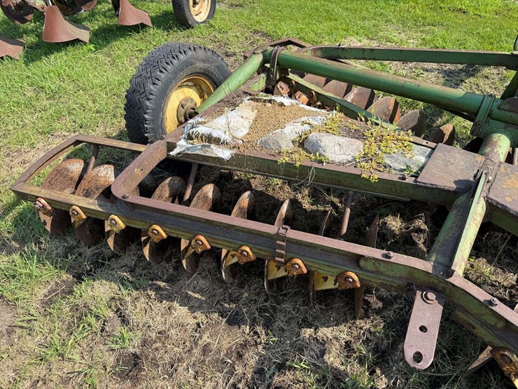 john-deere-10-image-11