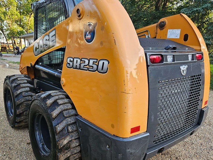 2012-case-sr250-image-15