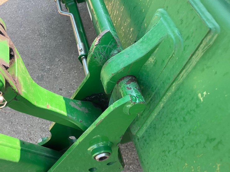 2015-john-deere-6115d-image-52