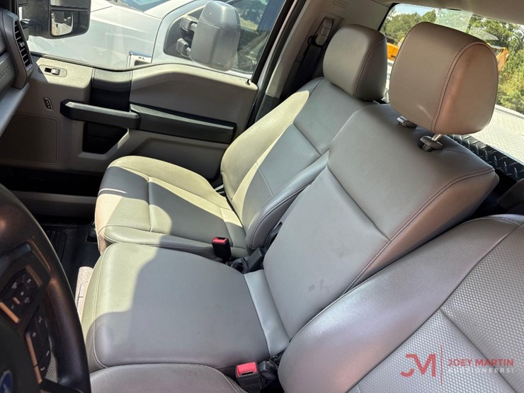 2021-ford-f250-xl-image-27