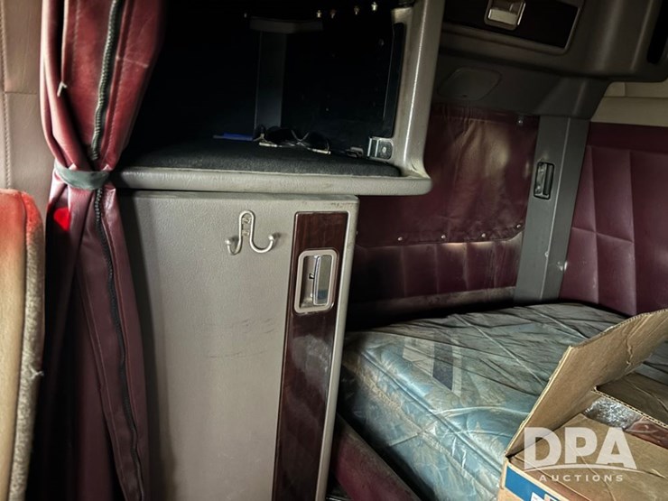 2012-peterbilt-386-image-65