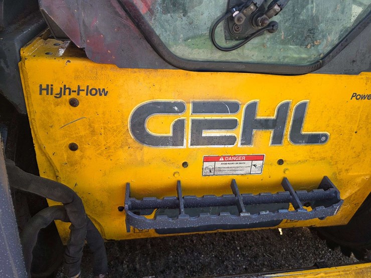 2019-gehl-v270-image-12