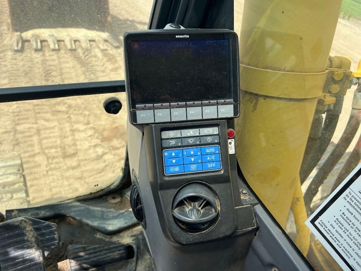 2013-komatsu-pc490-lc-10-image-40