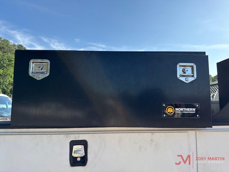 2017-ford-f550-xl-image-18