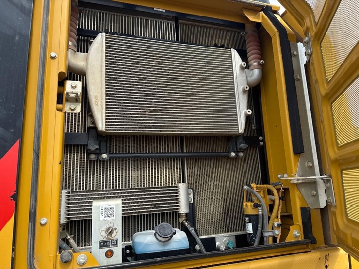 2018-caterpillar-326fl-image-19