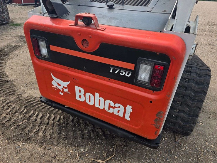 2013-bobcat-t750-image-23