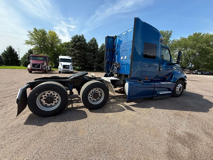 2020-ih-lt625-sleeper-semi,-435,369-miles-on-truck-(complete-overhaul-@-232,740-miles-with-paperwork-image-12