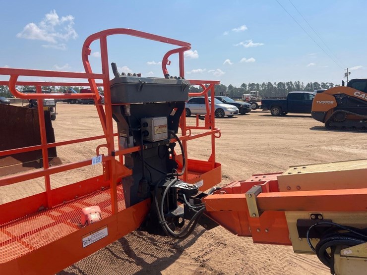 2008-jlg-600s-image-28