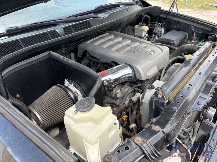 2010-toyota-tundra-image-8
