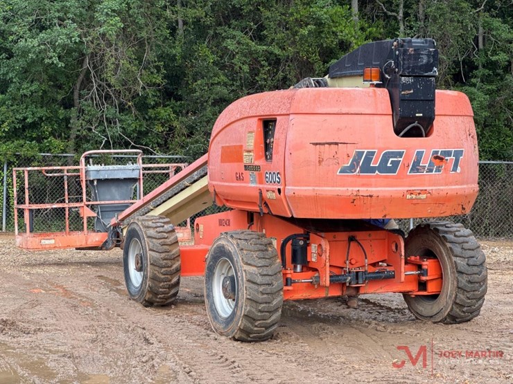 2005-jlg-600s-image-1