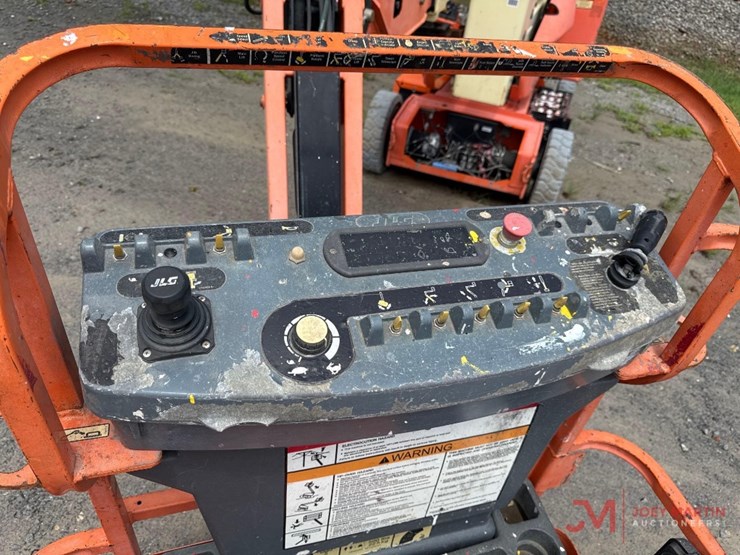 2015-jlg-e400ajpn-image-9