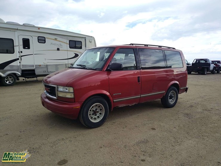 1998-gmc-safari-image-1
