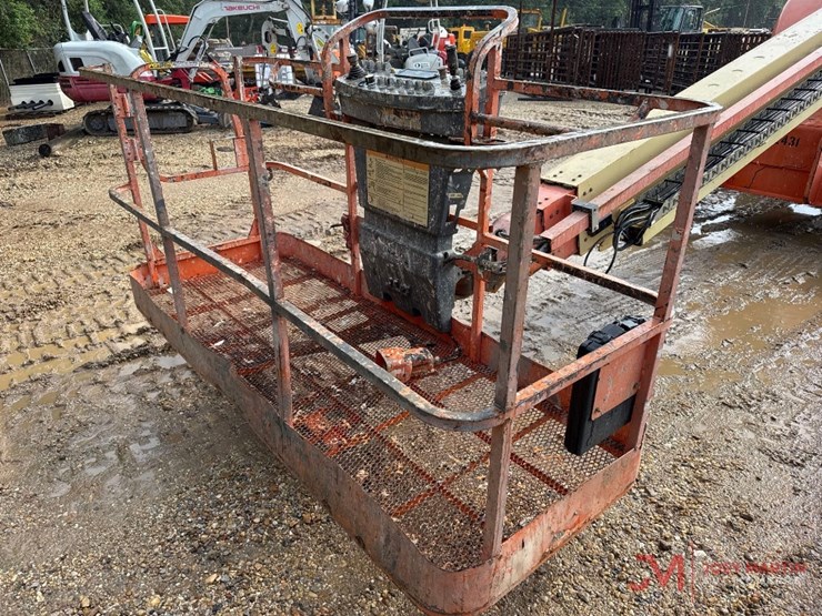 2005-jlg-600s-image-12