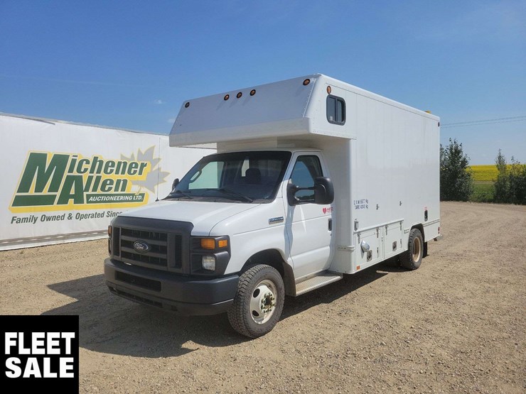 2011-ford-e450-image-1