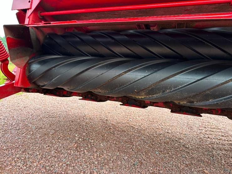 2014-new-holland-h7450-image-30