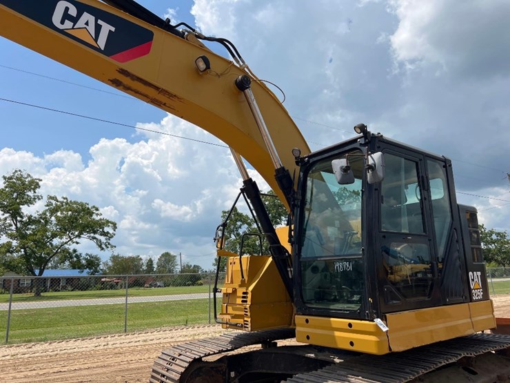 caterpillar-325fl-image-24