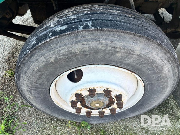 1993-peterbilt-377-image-17