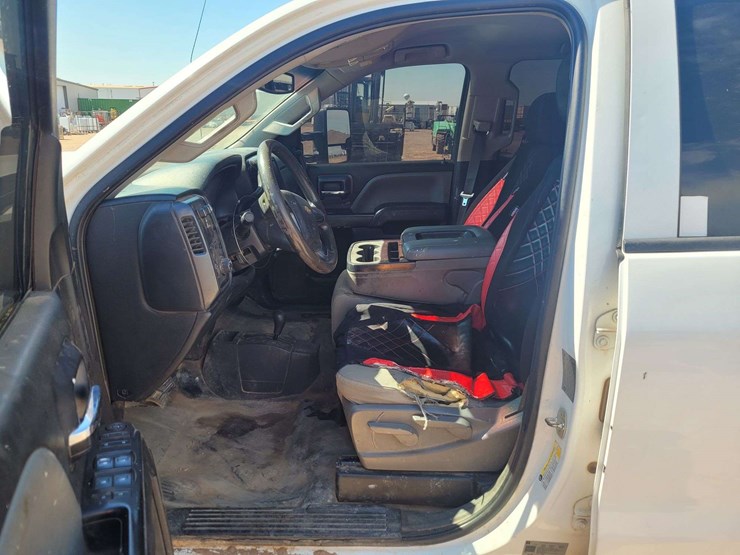 2018-chevrolet-silverado-3500-image-9