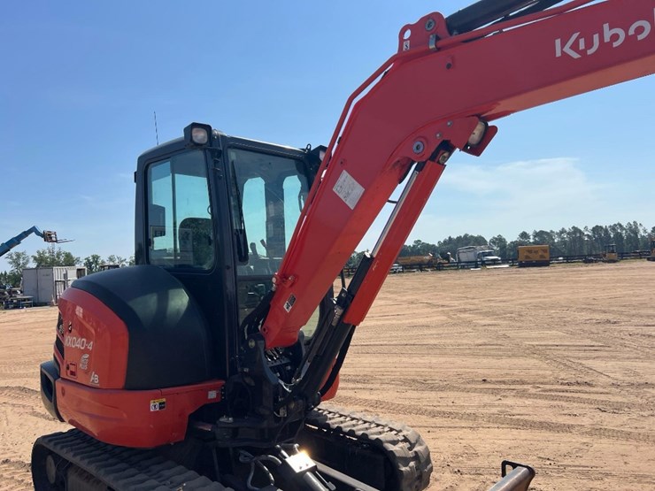2022-kubota-kx040-4-image-26