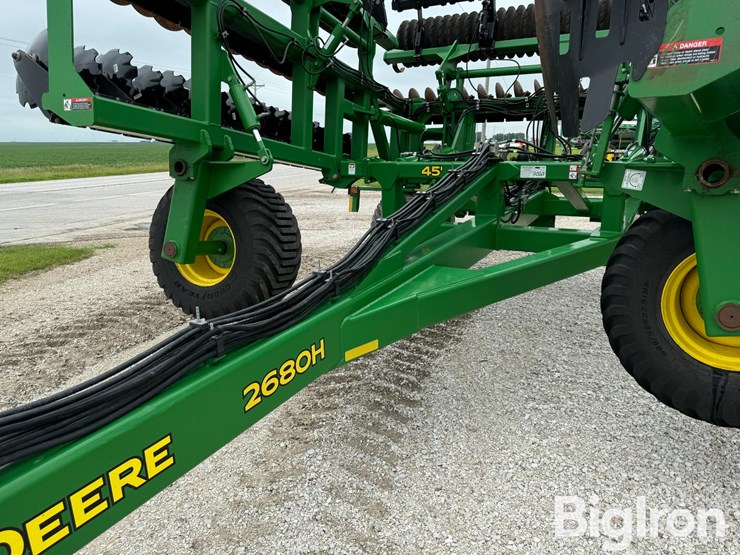 2023-john-deere-2680h-image-11