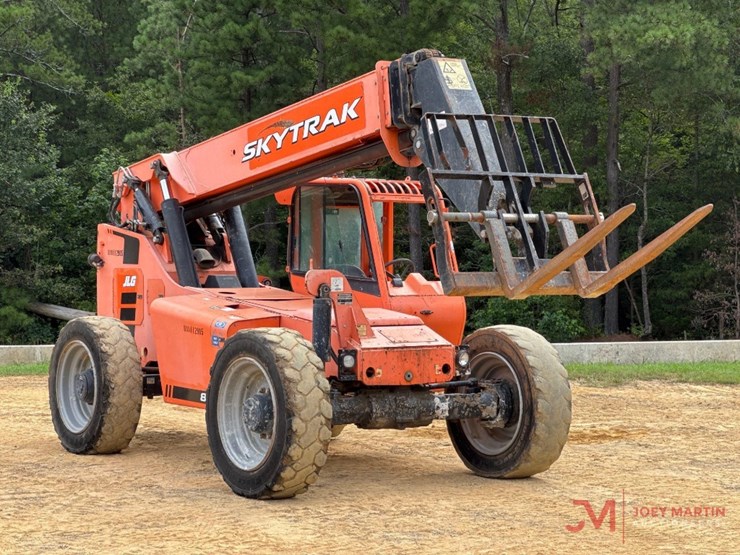 2016-jlg-8042-image-1