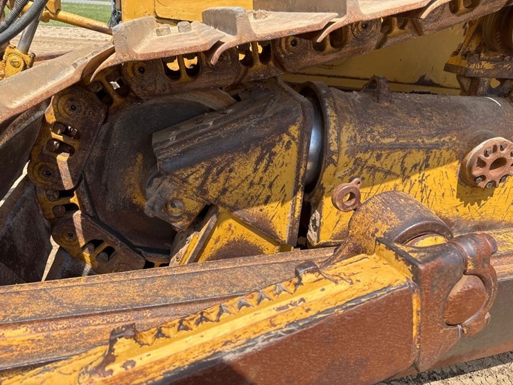 caterpillar-d6t-lgp-image-10