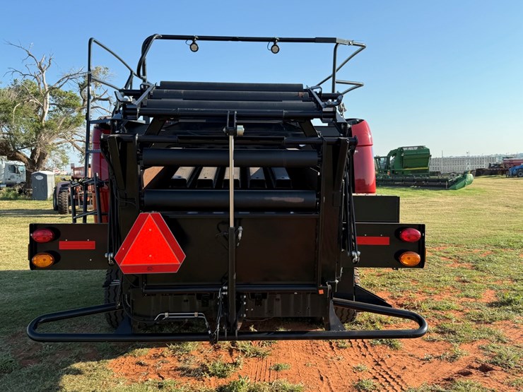 2020-new-holland-big-baler-340-image-9