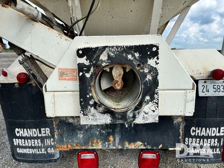 2005-caterpillar-10-image-44
